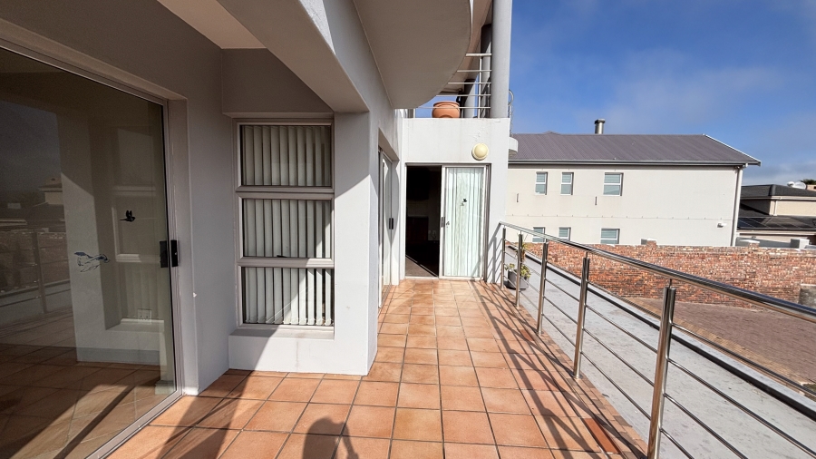 To Let 5 Bedroom Property for Rent in Myburgh Park Western Cape